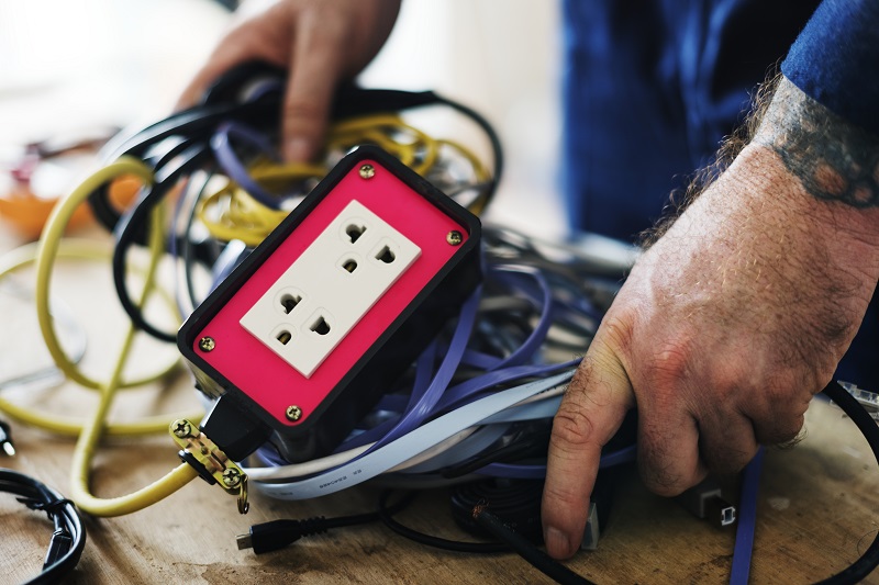 DIY Electrical Work: Risks and Limitations – Stay Safe and Avoid Costly Mistakes