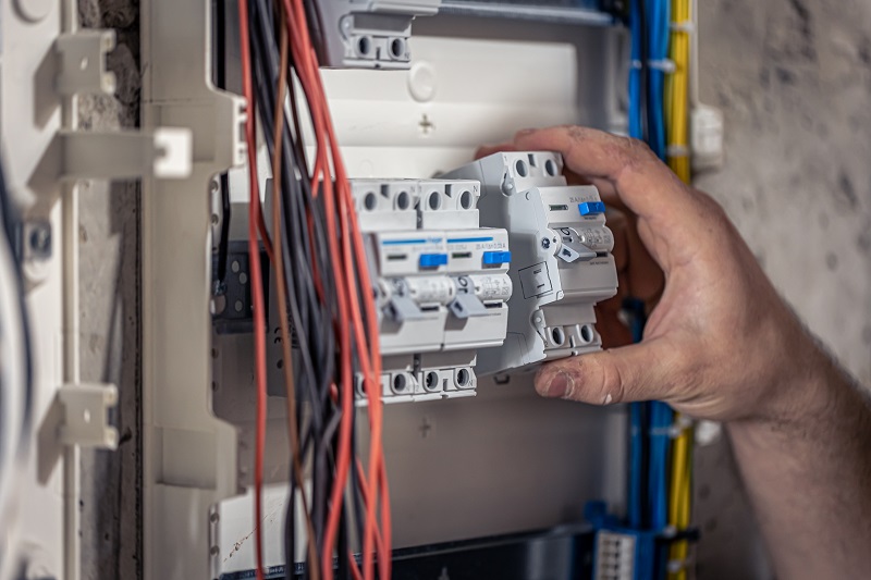 Selecting the Right Circuit Breakers for Your Home: A Comprehensive Guide